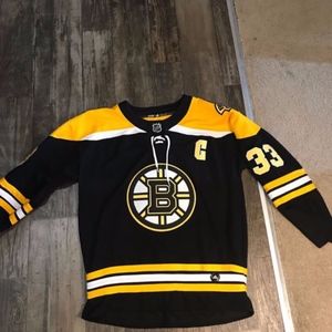 Bruins # 33 Chara Jersey Size LG